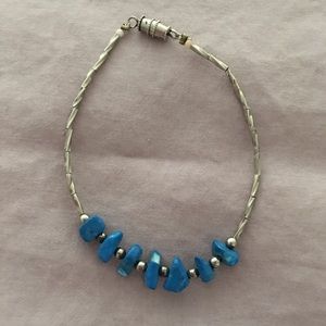 🎈2/$10! Turquoise & silver tone bracelet 🎈